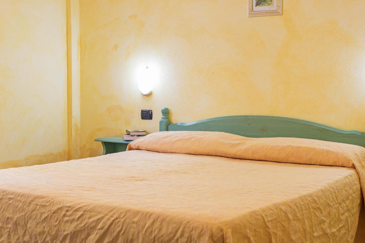 ホテル Residenza Gli Ontani オロゼーイ エクステリア 写真